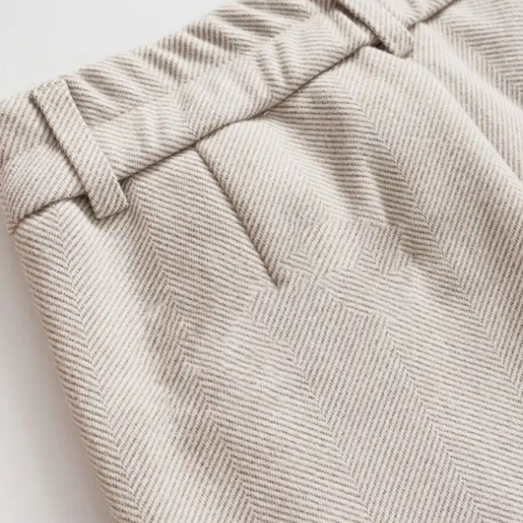 Calça Reta Noir Lumi