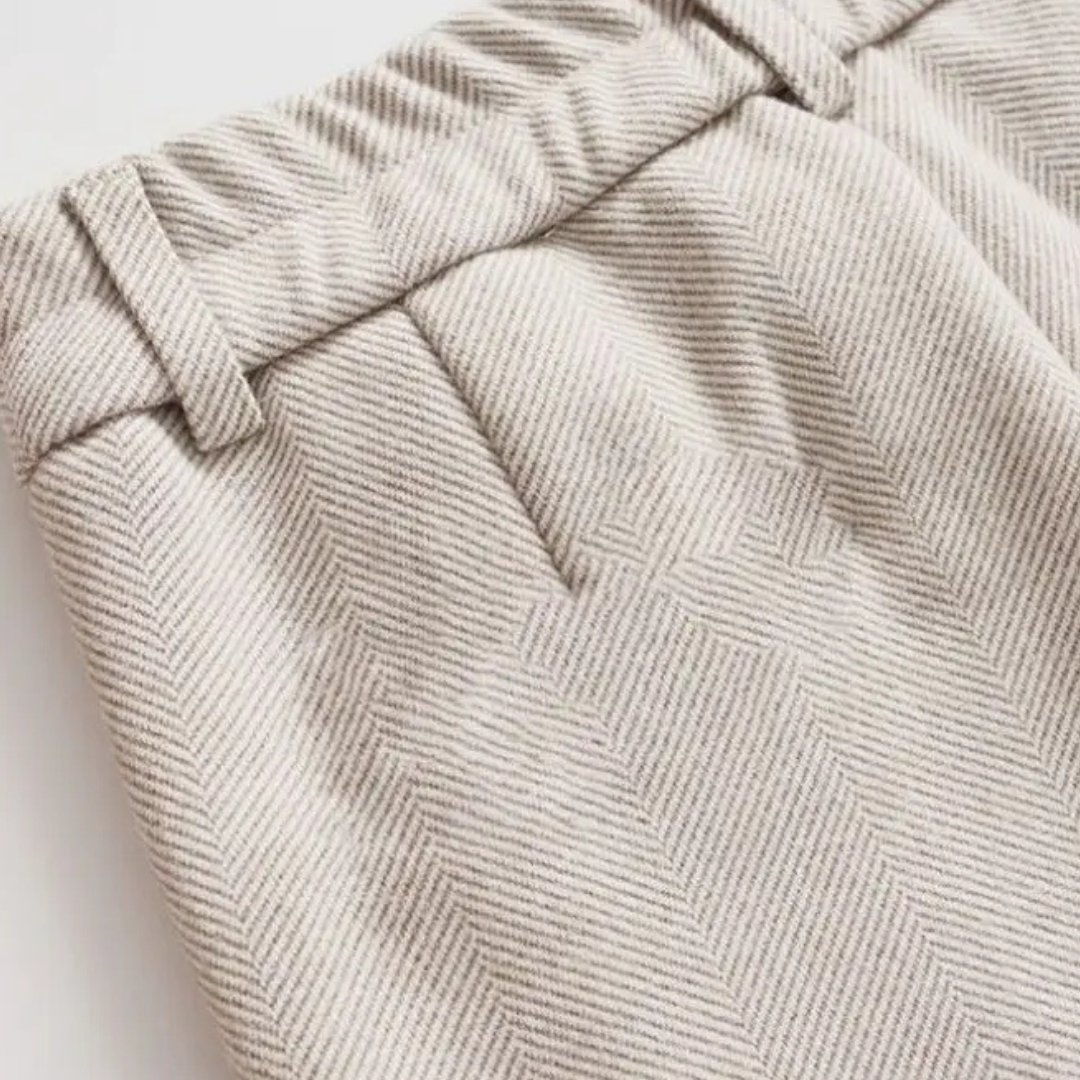 Calça Reta Noir Lumi