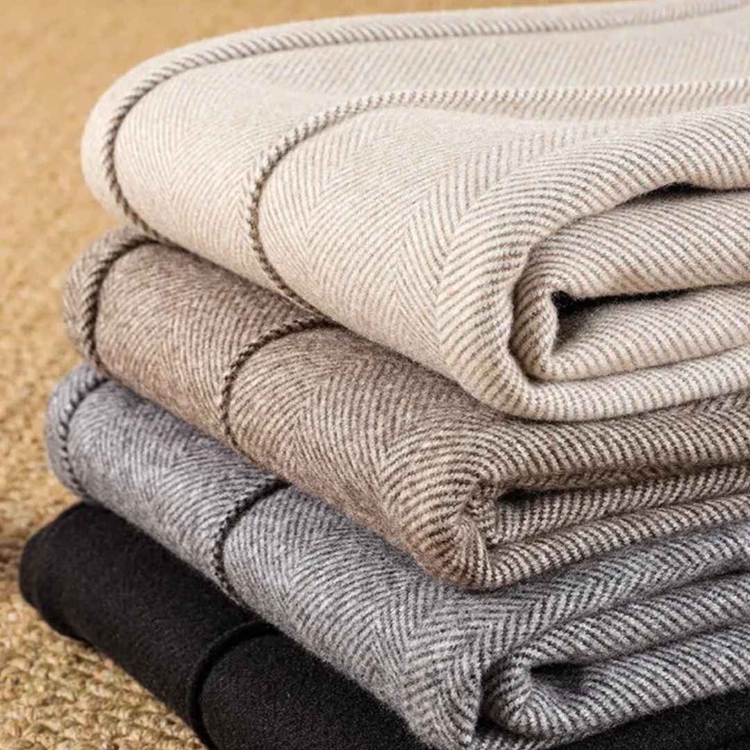 Calça Reta Noir Lumi