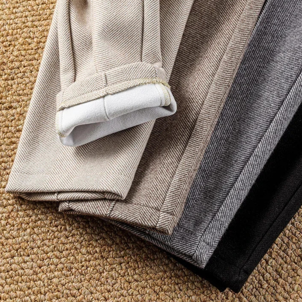 Calça Reta Noir Lumi