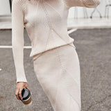 Conjunto de Tricot Manga Longa e Saia Midi