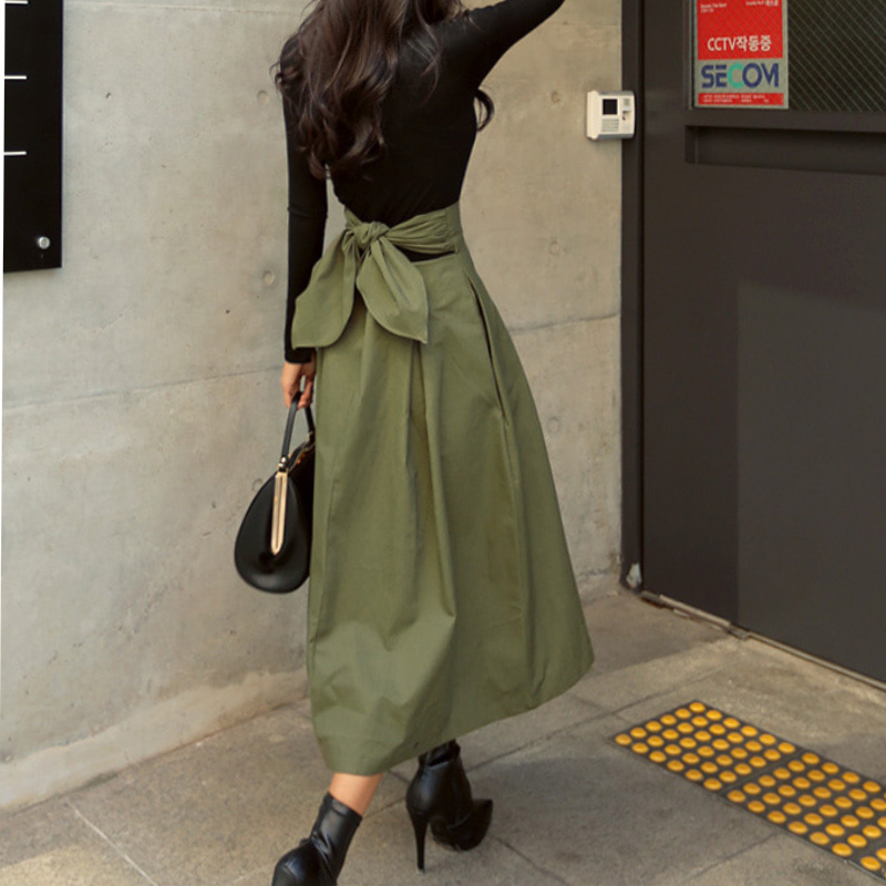 Saia Plissada Cintura Alta Elegante e Encorpada