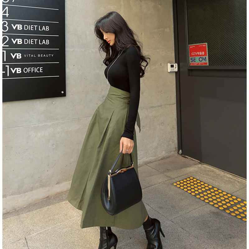 Saia Plissada Cintura Alta Elegante e Encorpada